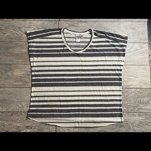 Livy Lu Boutique brand Gray White Stripe casual short sleeve shirt